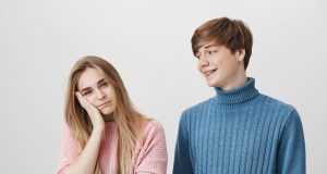 Cinta dalam Pusaran Pikiran: Ketika Overthinker Bertemu Overexplainer ilustrasi cinta dalam pusaran pikiran - sumber gambar FREEPIK