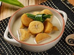 Menjelajahi Takjil Nusantara, Manis, Gurih, dan Penuh Tradisi ilustrasi Kolak salah satu Takjil asli dari Indonesia - sumber foto BATIQA Hotels