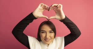 Overlove: Ketika Cinta Berlebih Menjebak dalam Lingkaran Tak Sehat ilustrasi overlove - sumber gambar FREEPIK