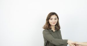 Overtrust: Ketika Terlalu Percaya Justru Membuatmu Terluka ilustrasi overtrust - sumber gambar FREEPIK