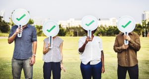 Stop Sibuk Cari Validasi Orang Lain, Mulai Validasi Diri Sendiri! ilustrasi stop sibuk cari validasi orang lain - sumber gambar FREEPIK