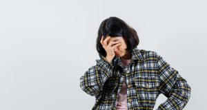 Terlalu Hati-Hati dalam Mengambil Keputusan? Ini Bahayanya bagi Hidupmu! ilustrasi Terlalu Hati-Hati dalam Mengambil Keputusan? Ini Bahayanya bagi Hidupmu! - sumber gambar FREEPIK