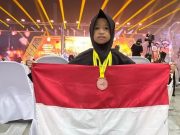 Atut, Si Jenius Cilik yang Harumkan Nama Indonesia di Olimpiade Matematika Thailand Atut peraih medali perunggu Thailand International Mathematics Olympiad 2025 - sumber foto Google