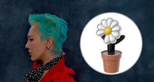 G-DRAGON Rilis Lightstick Baru, VIPs Heboh dengan Desain Unik! G-DRAGON lightstick terbaru - sumber foto Istimewa