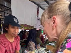 Dubes Jerman Berburu Takjil di Bazar Ramadan Benhil! Ibu Dubes German Ina Lepel berburu Takjil di Benhil - sumber foto Instagram @germanembassyjkt