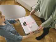 Inilah Awal Mula Tradisi Kirim Parsel dan Maknanya Inilah Awal Mula Tradisi Kirim Parsel dan Maknanya