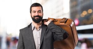 Sudah Saatnya Angkat Koper? Ini 7 Tanda Kamu Harus Resign dan Cari Kantor yang Lebih Baik Ilustrasi Sudah Saatnya Angkat Koper? Ini 7 Tanda Kamu Harus Resign dan Cari Kantor yang Lebih Baik. Foto: Freepik