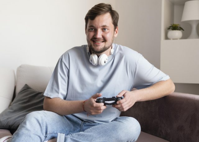 Ilustrasi Gamer di Usia 30-an: Antara Tanggung Jawab dan Pelarian yang Penuh Makna, Foto: Freepik