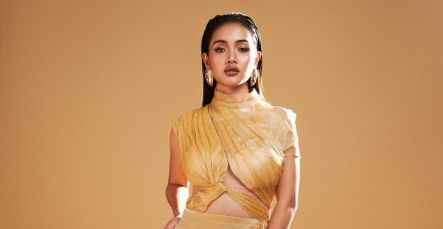 Prinsa Mandagie Curhat Soal Sakitnya Bertahan Sendiri Lewat Single Terbarunya!