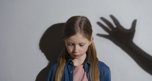 Ilustrasi Semakin Ketat, Semakin Nekat? Ini Alasan Anak Jadi Pembohong karena Strict Parenting, Foto: Freepik