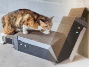 Biar Meong Makin Gaya: Tiang Garuk Buster Sword ala Final Fantasy! Tiang Garuk Buster Sword ala Final Fantasy. Foto: Google