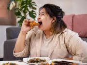 Hati-Hati Kolesterol Saat Lebaran, Ini Dia Solusi Natural yang Bisa Kamu Coba! ilustrasi makanan tinggi kolesterol saat Lebaran - sumber foto FREEPIK