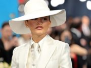 Zendaya Tampil Keren Banget di Met Gala 2025 dengan Setelan Serba Putih Rancangan Pharrell Williams Zendaya Tampil Keren Banget di Met Gala 2025 dengan Setelan Serba Putih Rancangan Pharrell Williams