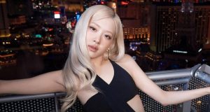 Rosé Curhat Cinta Berantakan Lewat Lagu “Messy” Soundtrack Film ‘F1’ Rosé Curhat Cinta Berantakan Lewat Lagu “Messy” Soundtrack Film 'F1'