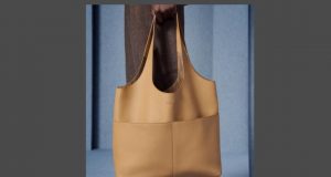 Dior Rilis Tas Jinjing “Dior Privé” Karya Kim Jones, Elegan Maksimal! Dior Rilis Tas Jinjing "Dior Privé" Karya Kim Jones, Elegan Maksimal!