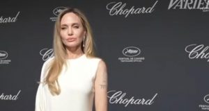 Angelina Jolie Bersinar di Festival Film Cannes 2025: Suarakan Pentingnya Sinema Global dan Kemanusiaan Angelina Jolie Bersinar di Cannes 2025: Suarakan Pentingnya Sinema Global dan Kemanusiaan