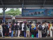 Hari Buruh, KAI Commuter Operasikan 1.063 Perjalanan Hari Buruh, KAI Commuter Operasikan 1.063 Perjalanan