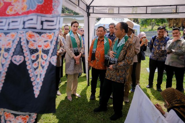 Kemenpar Gandeng Kemenkop Perkuat Peran Pokdarwis dalam Pengembangan Pariwisata Kemenpar Gandeng Kemenkop Perkuat Peran Pokdarwis dalam Pengembangan Pariwisata