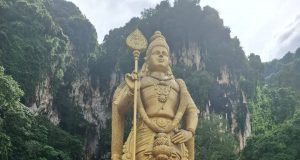 Batu Caves untuk Perempuan: Tips Aman & Inspiratif Menjelajahi Ikon Malaysia Batu Caves untuk Perempuan: Tips Aman & Inspiratif Menjelajahi Ikon Malaysia