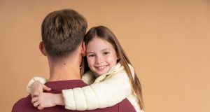 Kenapa Ayah Paling Galak Saat Anak Perempuan Jatuh Cinta? Ini Jawabannya! Ilustrasi Kenapa Ayah Paling Galak Saat Anak Perempuan Jatuh Cinta? Ini Jawabannya!, Foto: Freepik