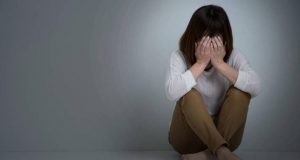 Disosiasi: Ketika Diri Sendiri Terasa Asing, Begini Cara Memahami dan Mengatasinya! Disosiasi: Ketika Diri Sendiri Terasa Asing—Pahami dan Atasi dengan Cara Ini