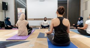 Rayakan Hari Yoga Sedunia 2025, HARRIS Puri Mansion Gelar Relaxing Yoga untuk Hidup Seimbang
