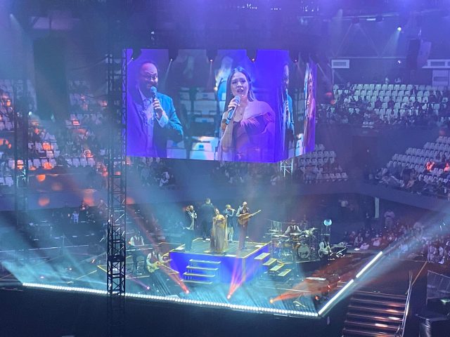 Kolaborasi eksklusif dari grup legendaris All-4-One, maestro R&B Brian McKnight, dan Raisa dalam konser Heart & Soul Live in Jakarta 2025, Rabu (11/06). (Sisiy)