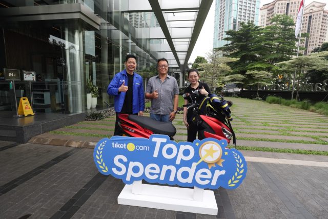 tiket.com Top Spender Hadir Lagi, Waktunya Menangkan Mobil dan Motor Listrik!