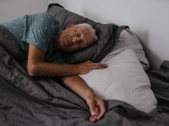 Studi FKUI Ungkap Cara Sederhana Merawat Kulit dan Tidur Lansia di Rumah