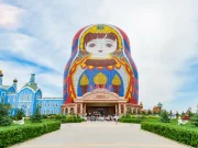 Hotel Unik Matryoshka di Inner Mongolia, Antara Mimpi Fairy Tale dan Boneka Mata Seribu Matryoshka Castle Hotel Inner Mongolia hotel unik boneka raksasa - sumber foto Istimewa