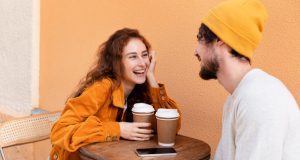 Susah Setia? Ini Alasan Zodiak Udara Doyan Flirting Meski Nggak Niat Jatuh Cinta Ilustrasi Susah Setia? Ini Alasan Zodiak Udara Doyan Flirting Meski Nggak Niat Jatuh Cinta. Foto: Freepik.