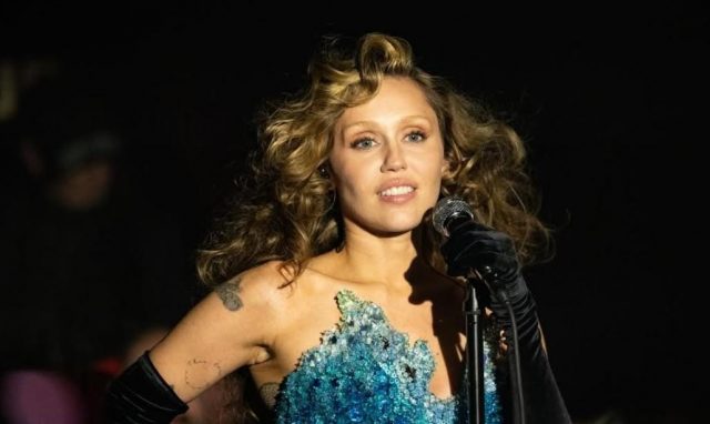Mimpi Jadi Nyata! Miley Cyrus Hingga Shaquille O’Neal Terima Bintang Hollywood