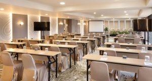 Stylish dan Fungsional! Meeting Room di 1O1 Style Yogyakarta Malioboro Cocok Buat Acara Formal sampai Wedding Stylish dan Fungsional! Meeting Room di 1O1 Style Yogyakarta Malioboro Cocok Buat Acara Formal sampai Wedding