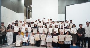 Kreatif dan Ramah Lingkungan! Lukisan Anak dari Ampas Kopi Dipamerkan di Mercure Alam Sutera Kreatif dan Ramah Lingkungan! Lukisan Anak dari Ampas Kopi Dipamerkan di Mercure Alam Sutera