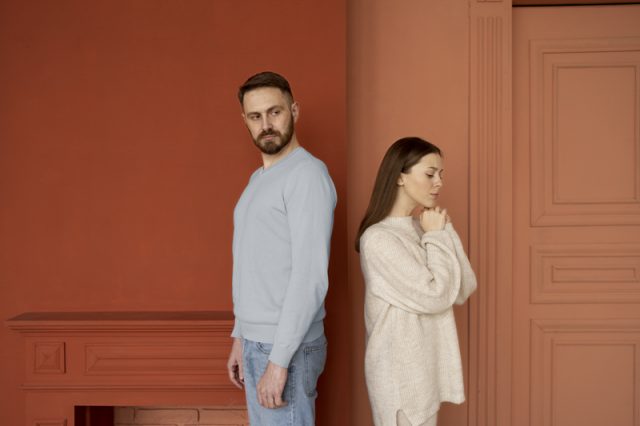 Ilustrasi Cuma Penasaran? Kenali Tanda Pasangan yang Effort di Awal, Hilang di Tengah Jalan. Foto: Freepik Ilustrasi Cuma Penasaran? Kenali Tanda Pasangan yang Effort di Awal, Hilang di Tengah Jalan. Foto: Freepik