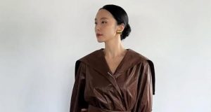 Lee Chang-dong Kembali Usai 8 Tahun, Sutradarai Drama ‘Possible Love’ Netflix Bertabur Bintang Lee Chang-dong Kembali Usai 8 Tahun, Sutradarai Drama ‘Possible Love’ Netflix Bertabur Bintang