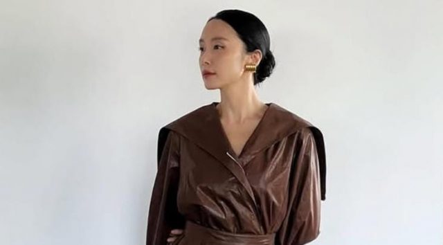 Lee Chang-dong Kembali Usai 8 Tahun, Sutradarai Drama ‘Possible Love’ Netflix Bertabur Bintang Lee Chang-dong Kembali Usai 8 Tahun, Sutradarai Drama ‘Possible Love’ Netflix Bertabur Bintang