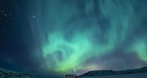 Perbedaan Aurora Borealis vs Aurora Australis: Dua Fenomena Tarian Cahaya yang Membelah Bumi Perbedaan Aurora Borealis vs Aurora Australis: Dua Fenomena Tarian Cahaya yang Membelah Bumi