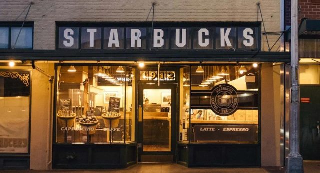 Inovasi Baru Starbucks: Protein Cold Foam Rasa Pisang yang Lagi Viral di AS