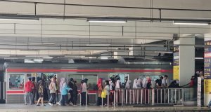 Operasional Commuter Line Pagi Ini Normal, KAI Commuter Tetap Siaga Jaga Keamanan