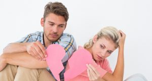 Right Person, Wrong Time: Cinta yang Tepat di Waktu yang Salah, Kenapa Sakitnya Nggak Main-Main? Ilustrasi Right Person, Wrong Time: Cinta yang Tepat di Waktu yang Salah, Kenapa Sakitnya Nggak Main-Main? - Foto: Freepik