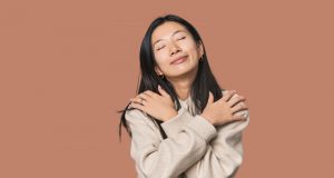 Ilustrasi Self-Healing Dulu, Pacaran Nanti: Kenapa Berdamai dengan Diri Sendiri Itu Wajib Sebelum Jadian? - Foto: Freepik