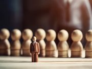 KOL Sudah Nggak Efektif? Ini Strategi Rahasia yang Kompetitor Kamu Belum Tahu ilustrasi Key Opinion Leader KOL - sumber foto AI Freepik