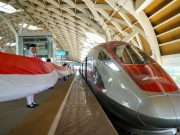 Meriahkan HUT RI, Bendera Merah Putih 208 Meter Berkibar Sepanjang Kereta Cepat Whoosh Meriahkan HUT RI, Bendera Merah Putih 208 Meter Berkibar Sepanjang Kereta Cepat Whoosh