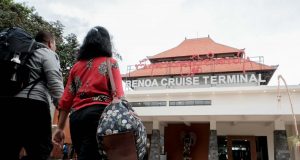Kemenpar Rilis Kajian Peluang dan Tantangan Libur Nasional Terhadap Sektor Pariwisata Kemenpar Rilis Kajian Peluang dan Tantangan Libur Nasional Terhadap Sektor Pariwisata