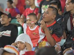 Pikachu Tampil di Stadion! Pokémon Ajak Anak Surabaya Nonton Sepak Bola & Seru-seruan