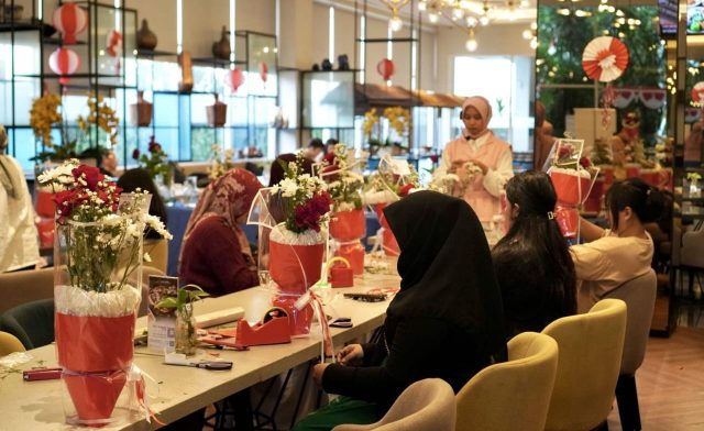 Swiss-Belinn Airport Surabaya Hadirkan Seni Merangkai Bunga Meriah Bertema Merah Putih Swiss-Belinn Airport Surabaya Hadirkan Seni Merangkai Bunga Meriah Bertema Merah Putih