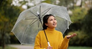 Kenapa Kita Bisa Cium Aroma Hujan Sebelum Turun? ini Penjelasan Ilmiahnya Kenapa Kita Bisa Cium Aroma Hujan Sebelum Turun? ini Penjelasan Ilmiahnya