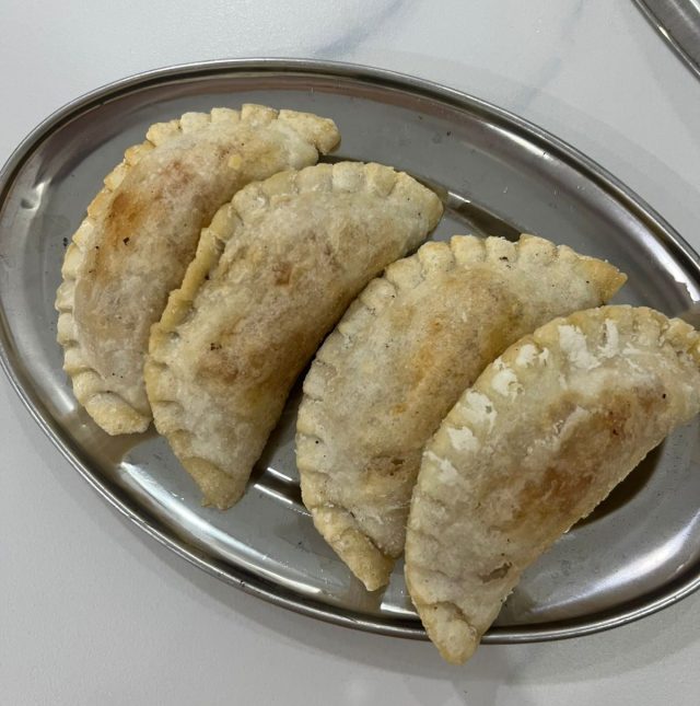 Cireng ayam suwir pedas