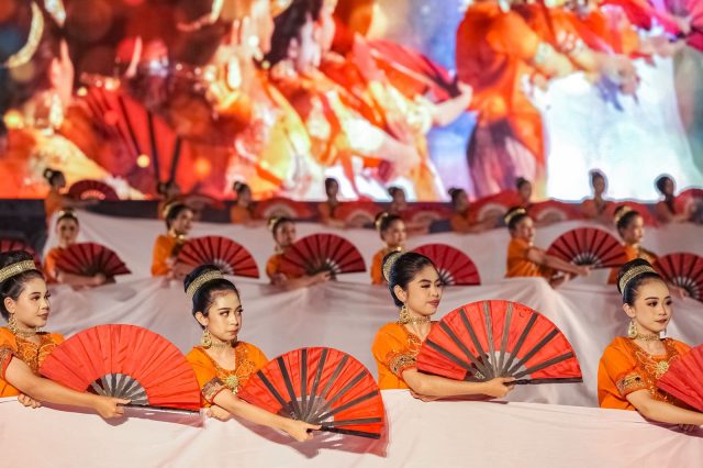 Wamenpar Resmikan F8 Festival Kreatif Unggulan Karisma Event Nusantara di Makassar